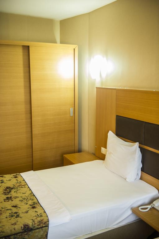 Pinar Elite Hotel Adana Quarto foto