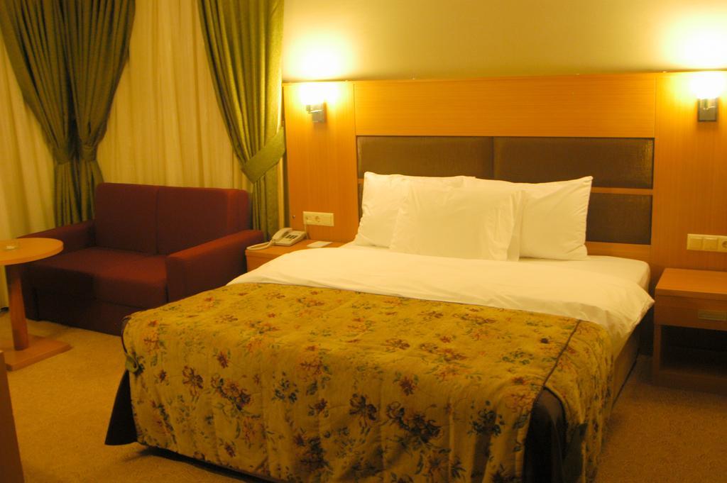 Pinar Elite Hotel Adana Quarto foto