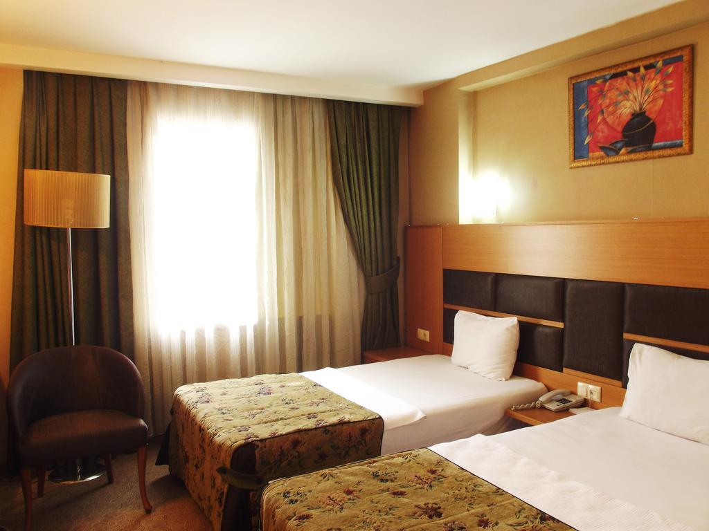 Pinar Elite Hotel Adana Quarto foto